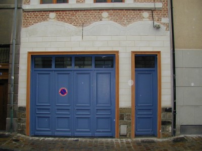 Façade en pierre blanche